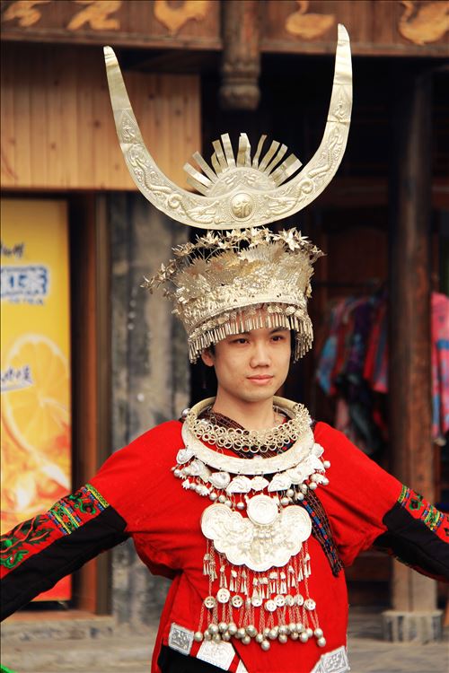 湘西凤凰苗族服饰介绍,特点,图片及文化价值